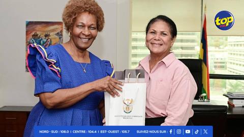 Hlamalani-Nelly-Manzini-&amp;-Arianne-Navarre-Marie