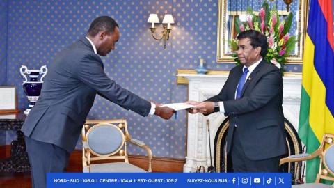 Le nouveau Haut-Commissaire du Rwanda a présenté mardi sa lettre de créance à Pradeep Roopun